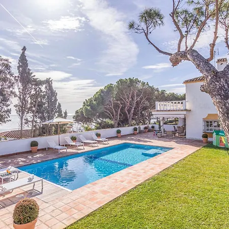 Luxurious Home In Marbella Hébergement de vacances